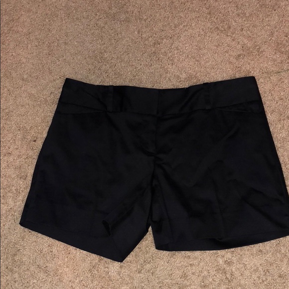 the limited shorts, never worn with price tag - Picture 1 of 2
